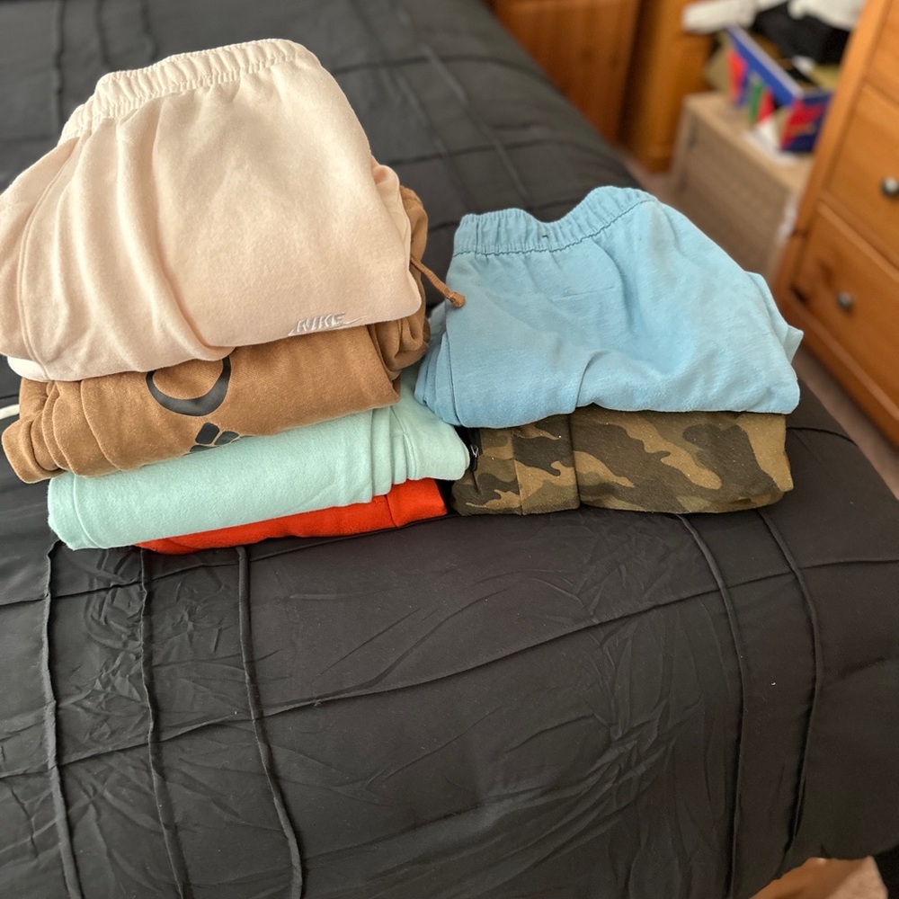 Lot of men’s gently used sweatpants- lg- xl in size